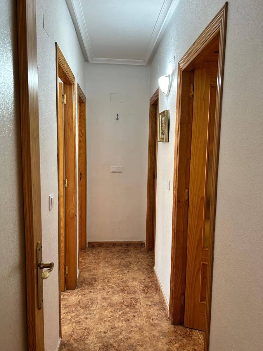 2 makuuhuone Asunto myytävänä paikassa Torrevieja mukana uima-altaan - 136 000 € (Ref: 9310991)