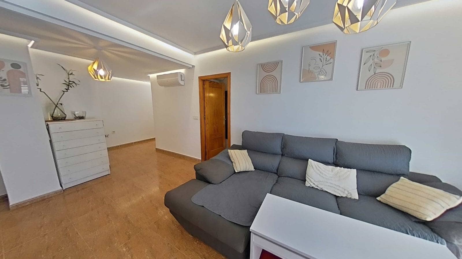 Piso de 3 habitaciones en Torrevieja en venta con piscina - 199.900 € (Ref: 9338148)