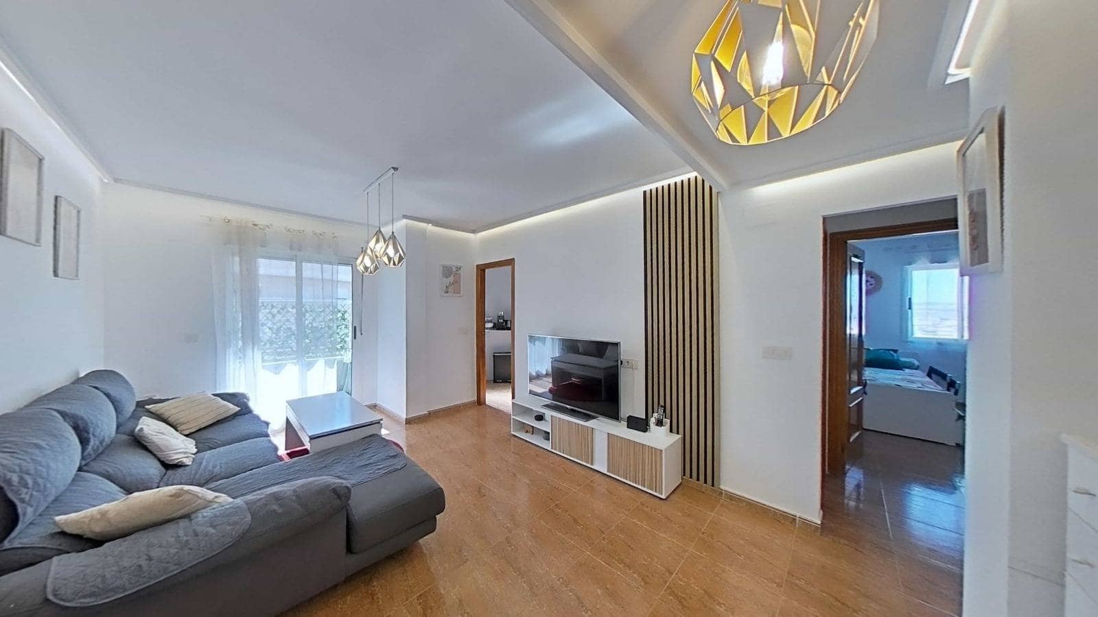 Piso de 3 habitaciones en Torrevieja en venta con piscina - 199.900 € (Ref: 9338148)