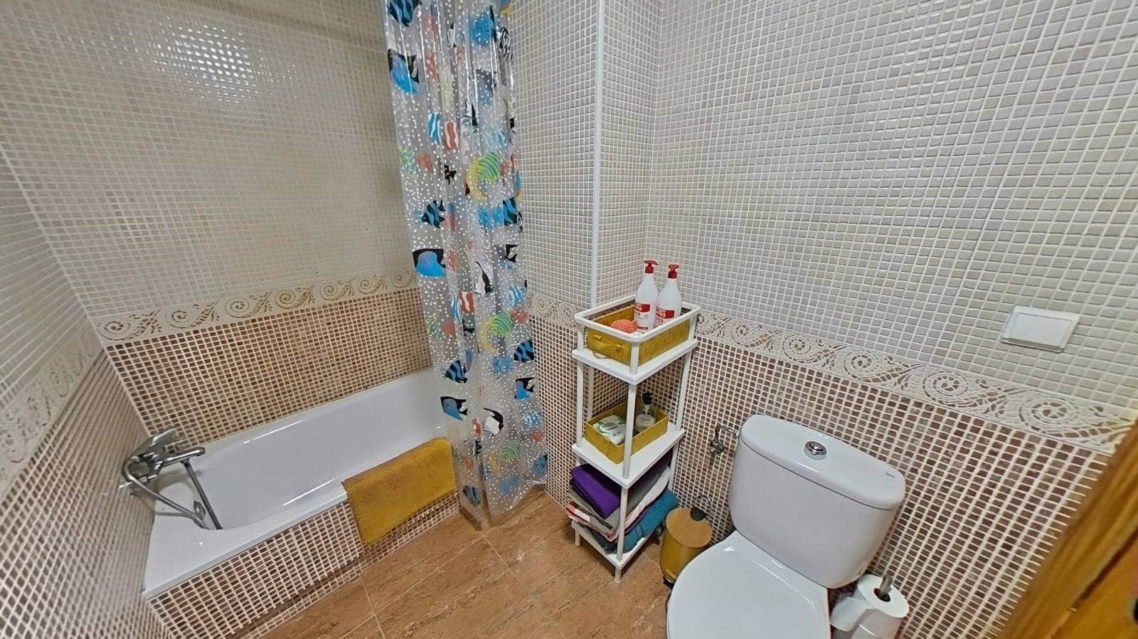 Piso de 3 habitaciones en Torrevieja en venta con piscina - 199.900 € (Ref: 9338148)