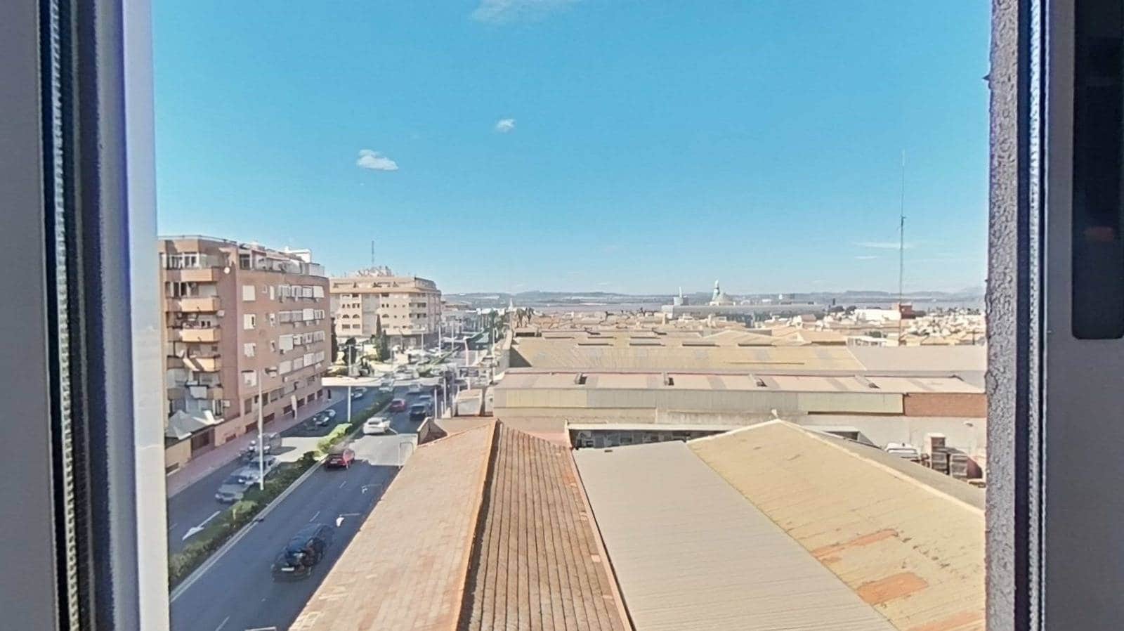 Piso de 3 habitaciones en Torrevieja en venta con piscina - 199.900 € (Ref: 9338148)
