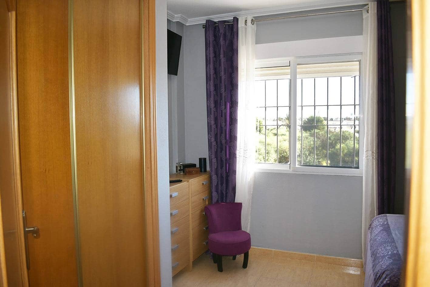 3 sypialnia Dom blizniak na sprzedaż w Torrevieja z basenem - 220 000 € (Ref: 9347444)