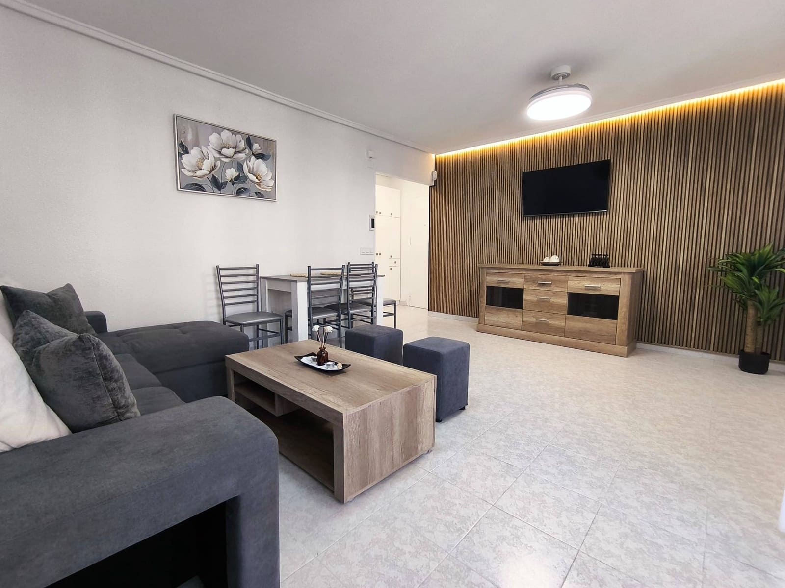 1 bedroom Loft for sale in Torrevieja with pool - € 106,000 (Ref: 9349668)
