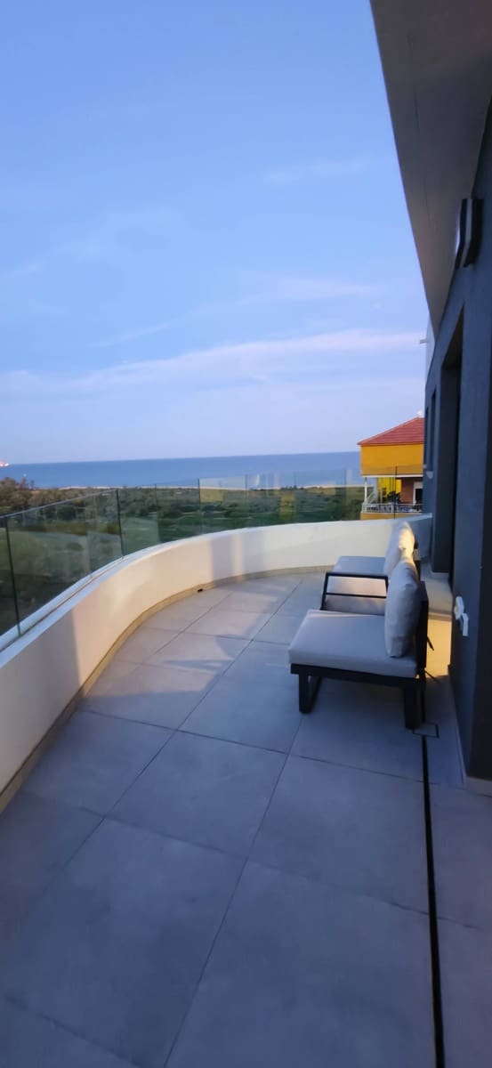 2 bedroom Apartment for rent in Punta Prima with pool garage - € 1,600 (Ref: 9367685)