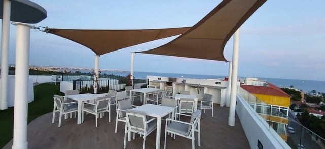 2 makuuhuone Huoneisto vuokrattavana paikassa Punta Prima, Torrevieja mukana uima-altaan 
autotalli - 1 600 € (Ref: 9367685)