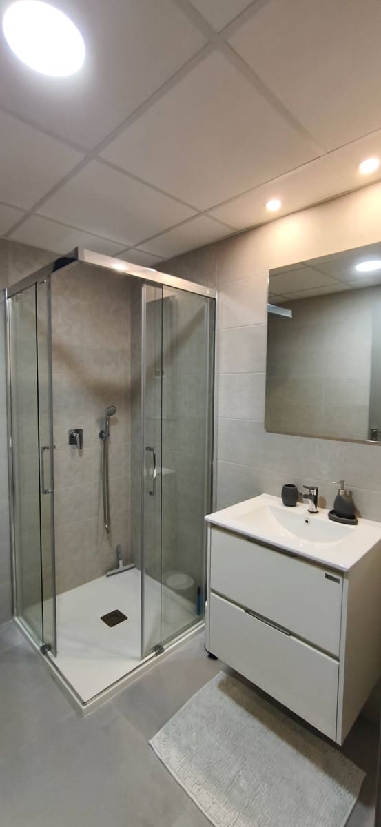 2 bedroom Apartment for rent in Punta Prima with pool garage - € 1,600 (Ref: 9367685)