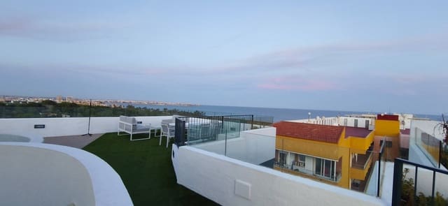 2 makuuhuone Huoneisto vuokrattavana paikassa Punta Prima, Torrevieja mukana uima-altaan 
autotalli - 1 600 € (Ref: 9367685)