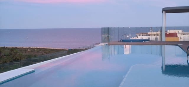 2 makuuhuone Huoneisto vuokrattavana paikassa Punta Prima, Torrevieja mukana uima-altaan 
autotalli - 1 600 € (Ref: 9367685)