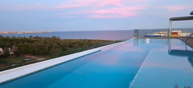 2 makuuhuone Huoneisto vuokrattavana paikassa Punta Prima, Torrevieja mukana uima-altaan 
autotalli - 1 600 € (Ref: 9367685)