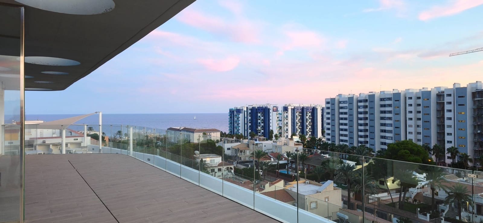 2 bedroom Apartment for rent in Punta Prima with pool garage - € 1,600 (Ref: 9367685)