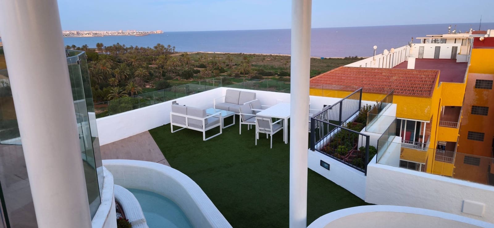 2 bedroom Apartment for rent in Punta Prima with pool garage - € 1,600 (Ref: 9367685)