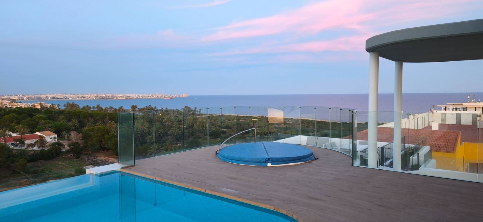 2 bedroom Apartment for rent in Punta Prima with pool garage - € 1,600 (Ref: 9367685)