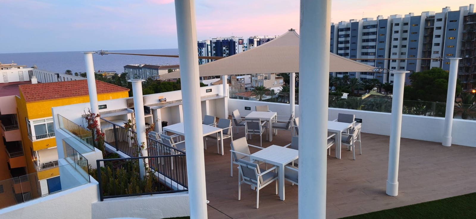 2 bedroom Apartment for rent in Punta Prima with pool garage - € 1,600 (Ref: 9367685)