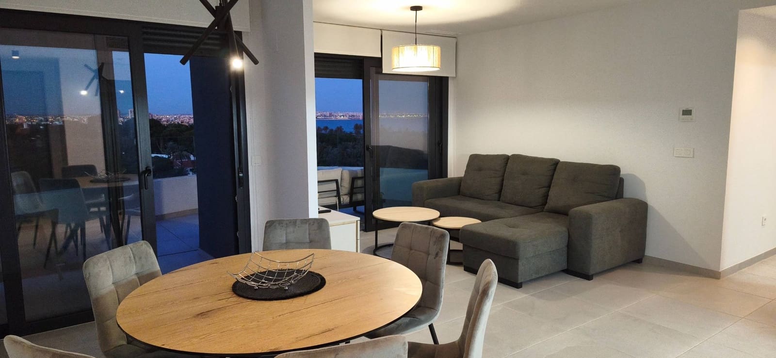 2 bedroom Apartment for rent in Punta Prima with pool garage - € 1,600 (Ref: 9367685)