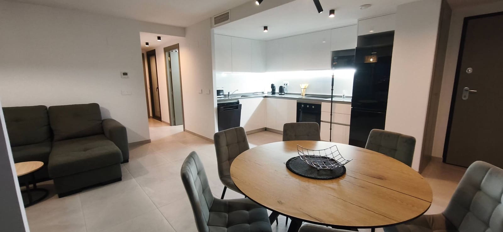 2 bedroom Apartment for rent in Punta Prima with pool garage - € 1,600 (Ref: 9367685)