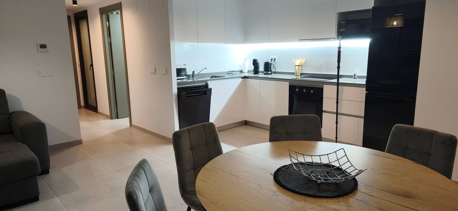 2 bedroom Apartment for rent in Punta Prima with pool garage - € 1,600 (Ref: 9367685)