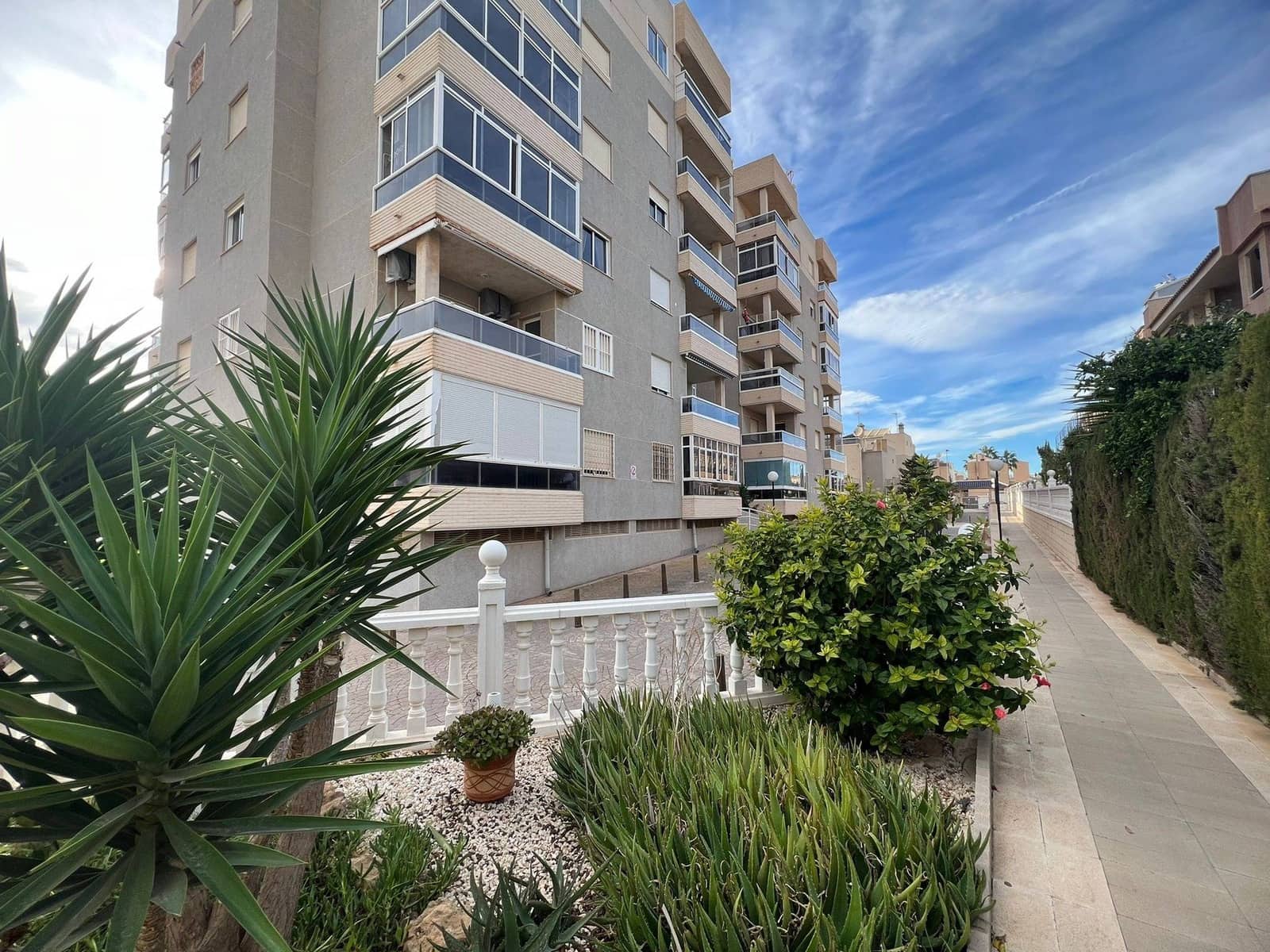 Apartamento de 2 habitaciones en Aguas Nuevas en venta con piscina - 195.999 € (Ref: 9440679)
