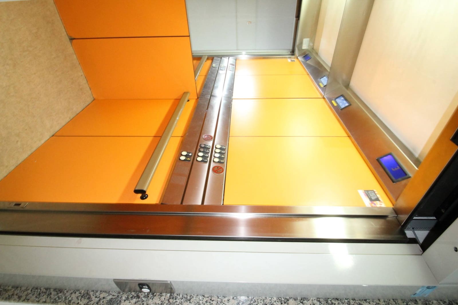 2 bedroom Apartment for sale in Torrevieja with pool - € 135,200 (Ref: 9591418)