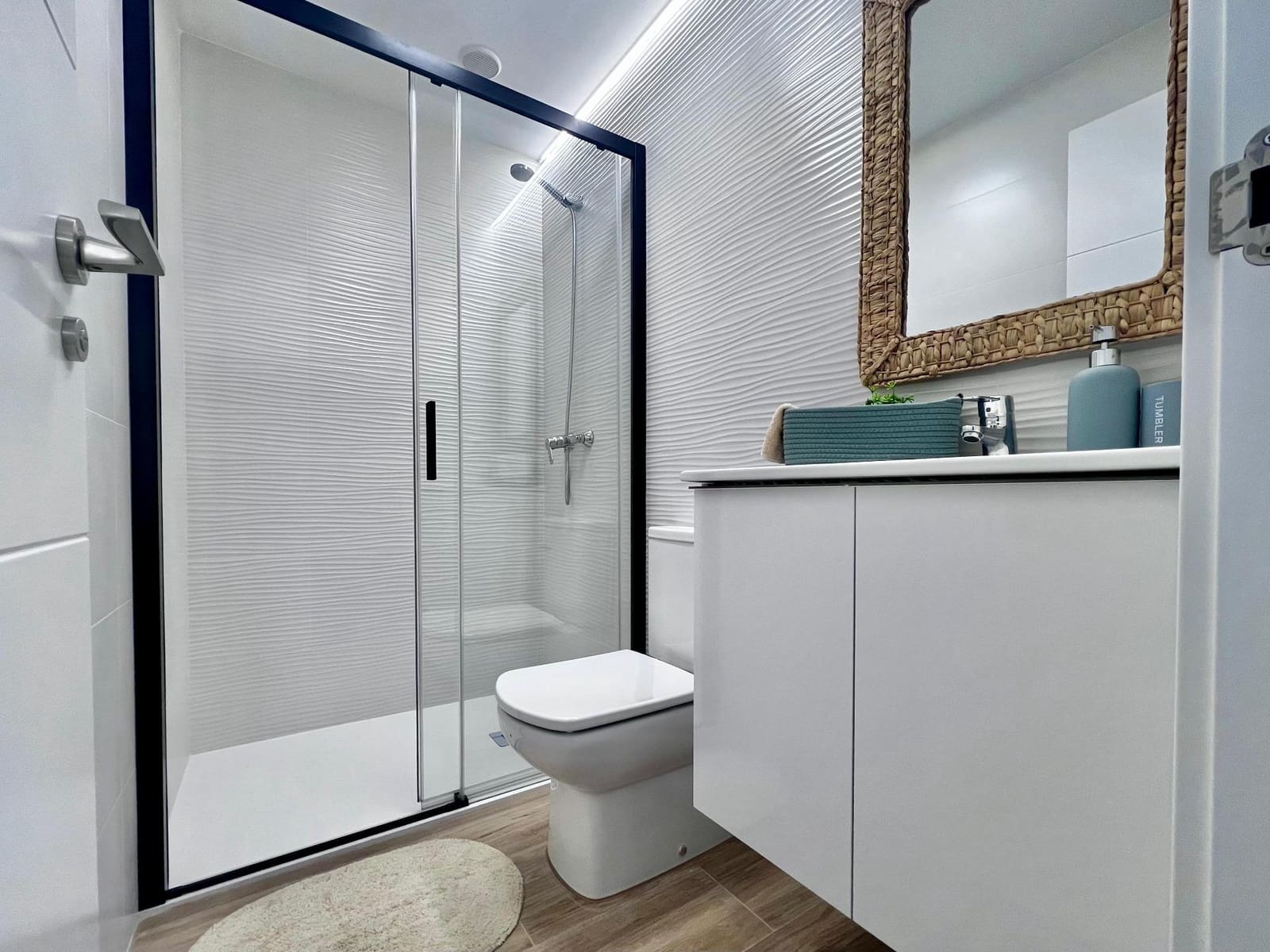 Apartamento de 3 habitaciones en Punta Prima en venta con piscina garaje - 329.700 € (Ref: 9637728)