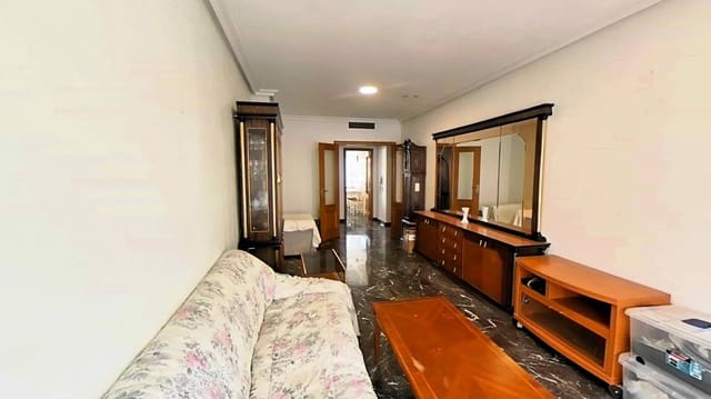 4 bedroom Apartment for sale in Pilar de la Horadada with garage - € 220,000 (Ref: 9808094)