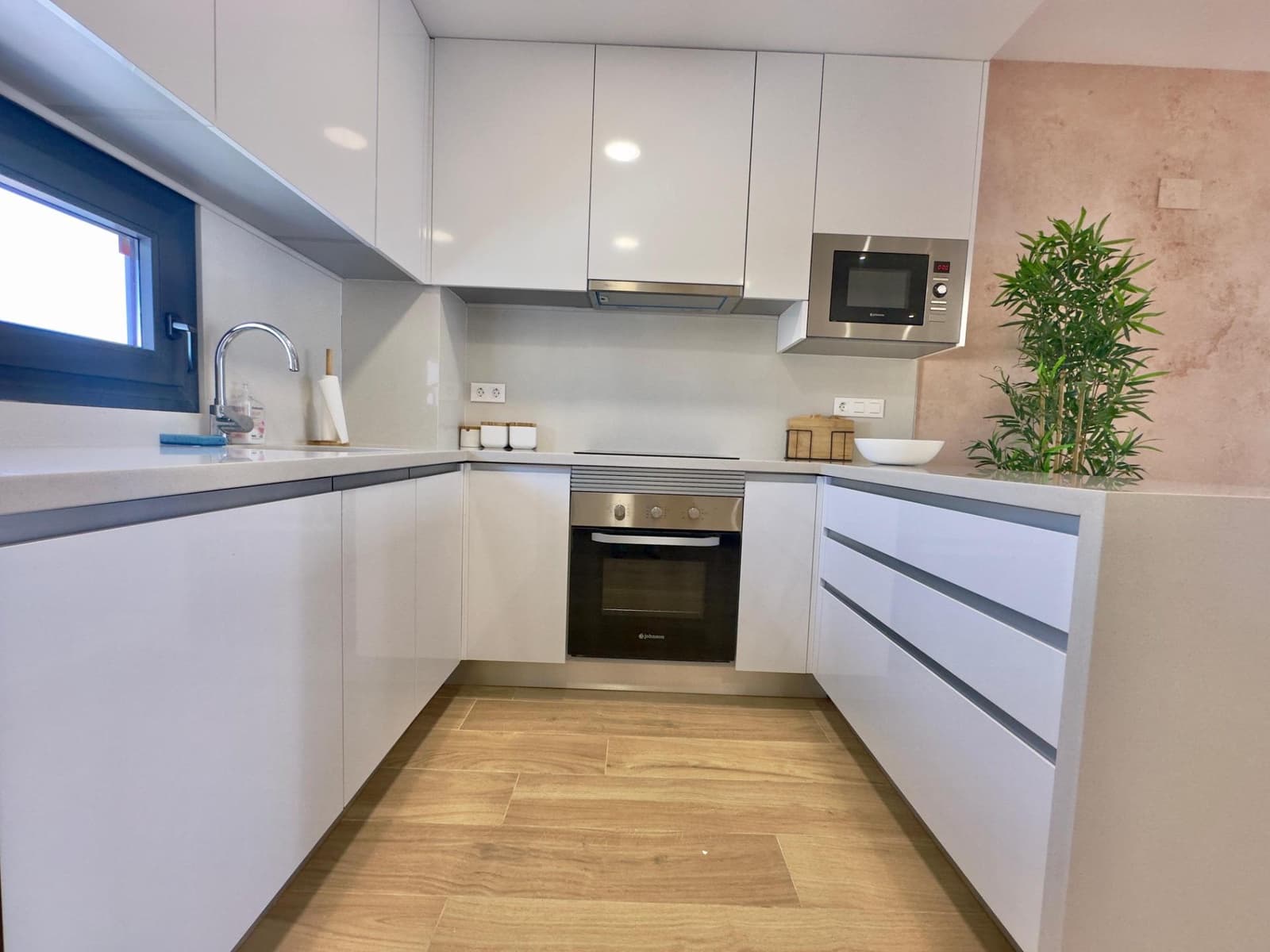 Bungalow de 2 habitaciones en Los Balcones en venta con piscina garaje - 299.000 € (Ref: 9831847)