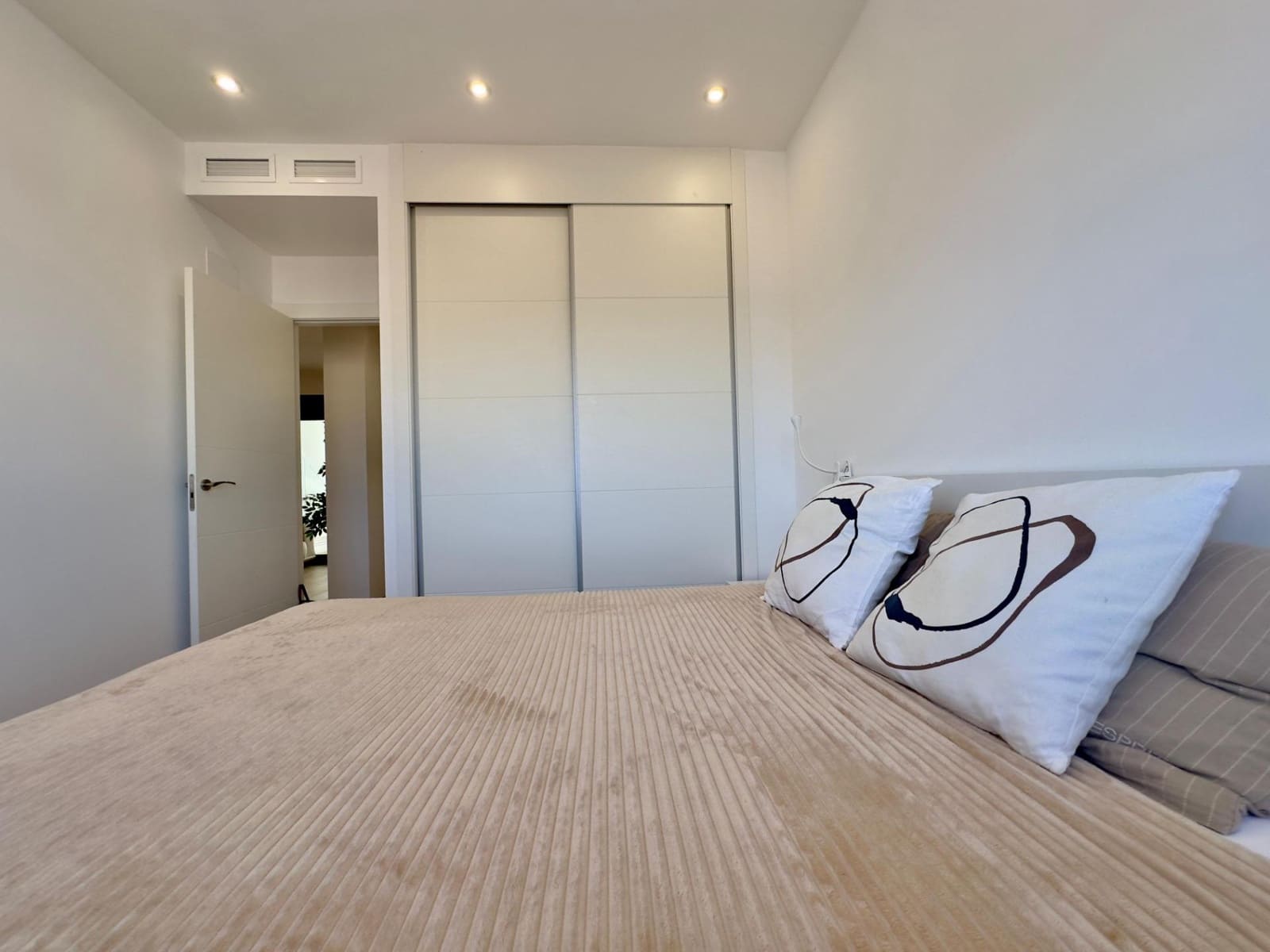 Bungalow de 2 habitaciones en Los Balcones en venta con piscina garaje - 299.000 € (Ref: 9831847)