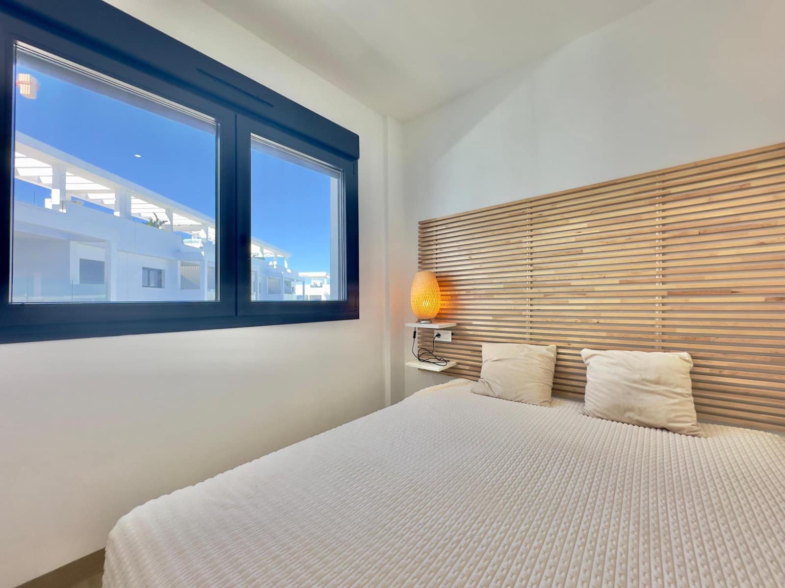 Bungalow de 2 habitaciones en Los Balcones en venta con piscina garaje - 299.000 € (Ref: 9831847)