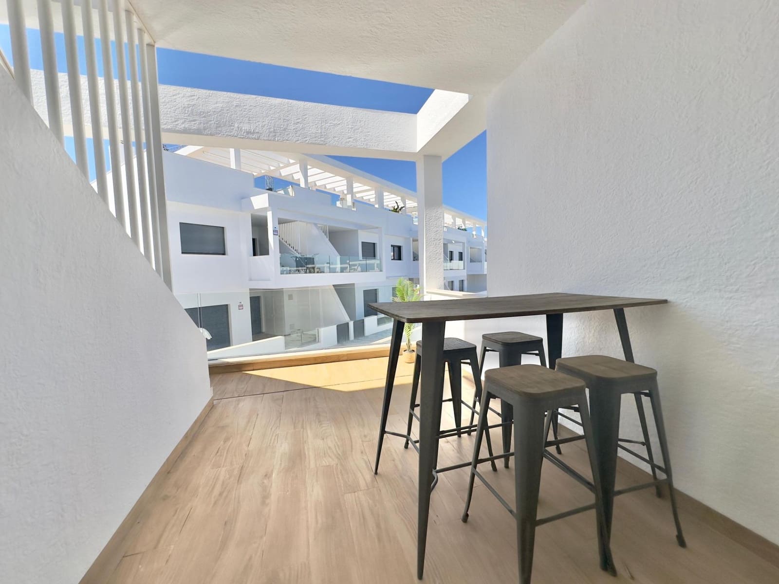 Bungalow de 2 habitaciones en Los Balcones en venta con piscina garaje - 299.000 € (Ref: 9831847)