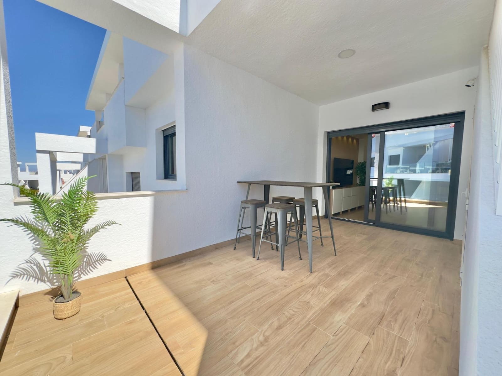 Bungalow de 2 habitaciones en Los Balcones en venta con piscina garaje - 299.000 € (Ref: 9831847)