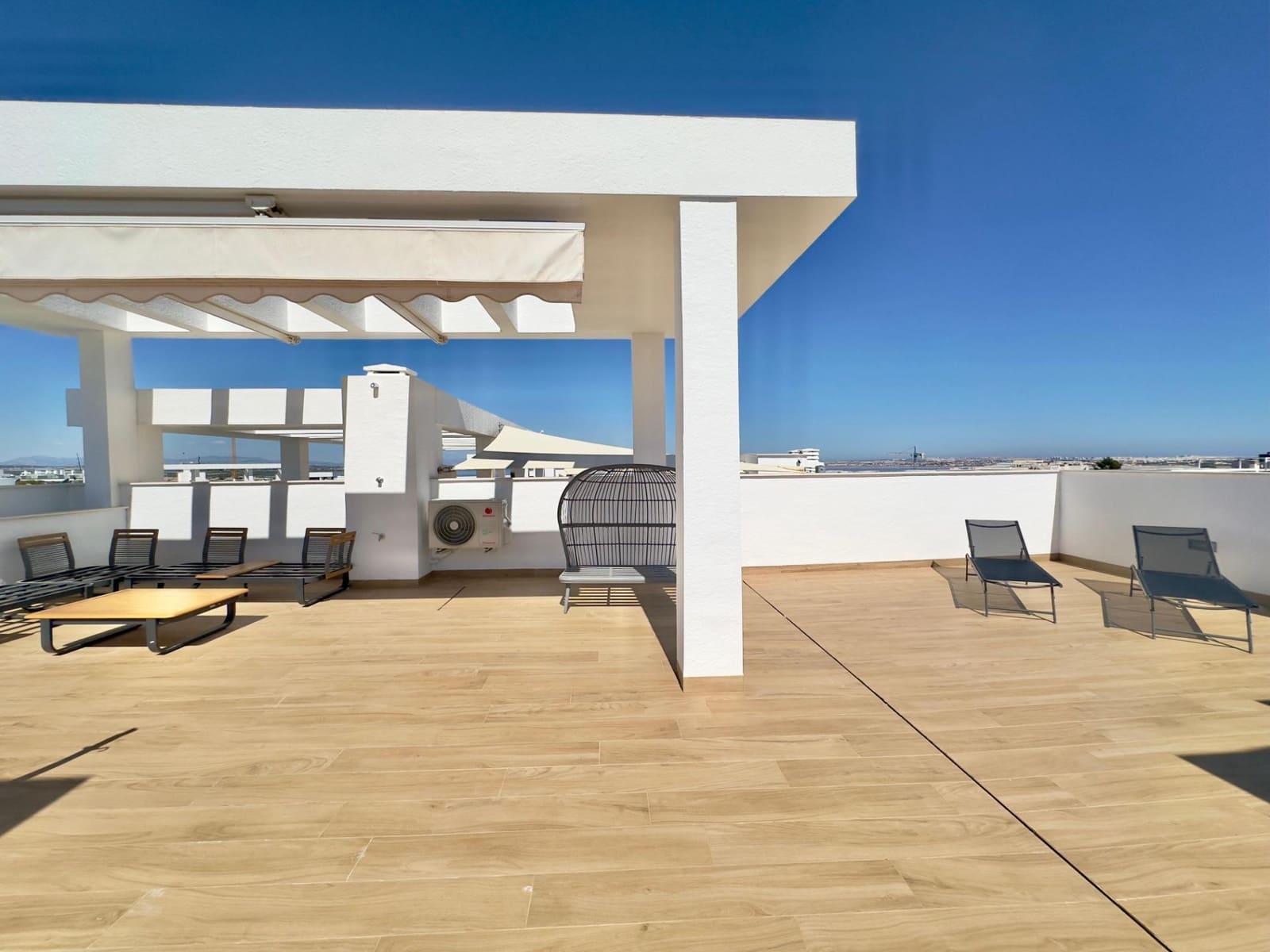 Bungalow de 2 habitaciones en Los Balcones en venta con piscina garaje - 299.000 € (Ref: 9831847)
