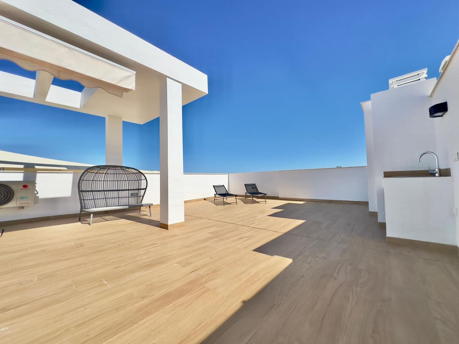 Bungalow de 2 habitaciones en Los Balcones en venta con piscina garaje - 299.000 € (Ref: 9831847)