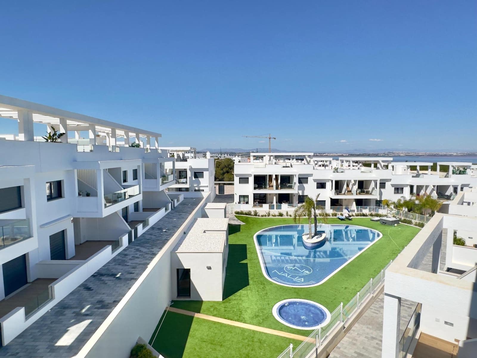 Bungalow de 2 habitaciones en Los Balcones en venta con piscina garaje - 299.000 € (Ref: 9831847)