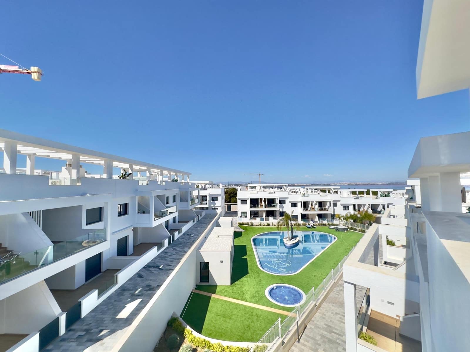 Bungalow de 2 habitaciones en Los Balcones en venta con piscina garaje - 299.000 € (Ref: 9831847)