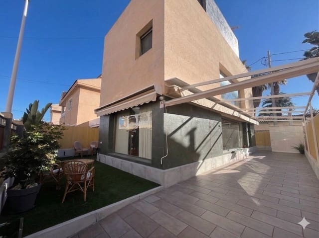 3 soveværelse Rækkehus til salg i Lo Pagan, San Pedro del Pinatar med swimmingpool - € 374.995 (Ref: 9831852)