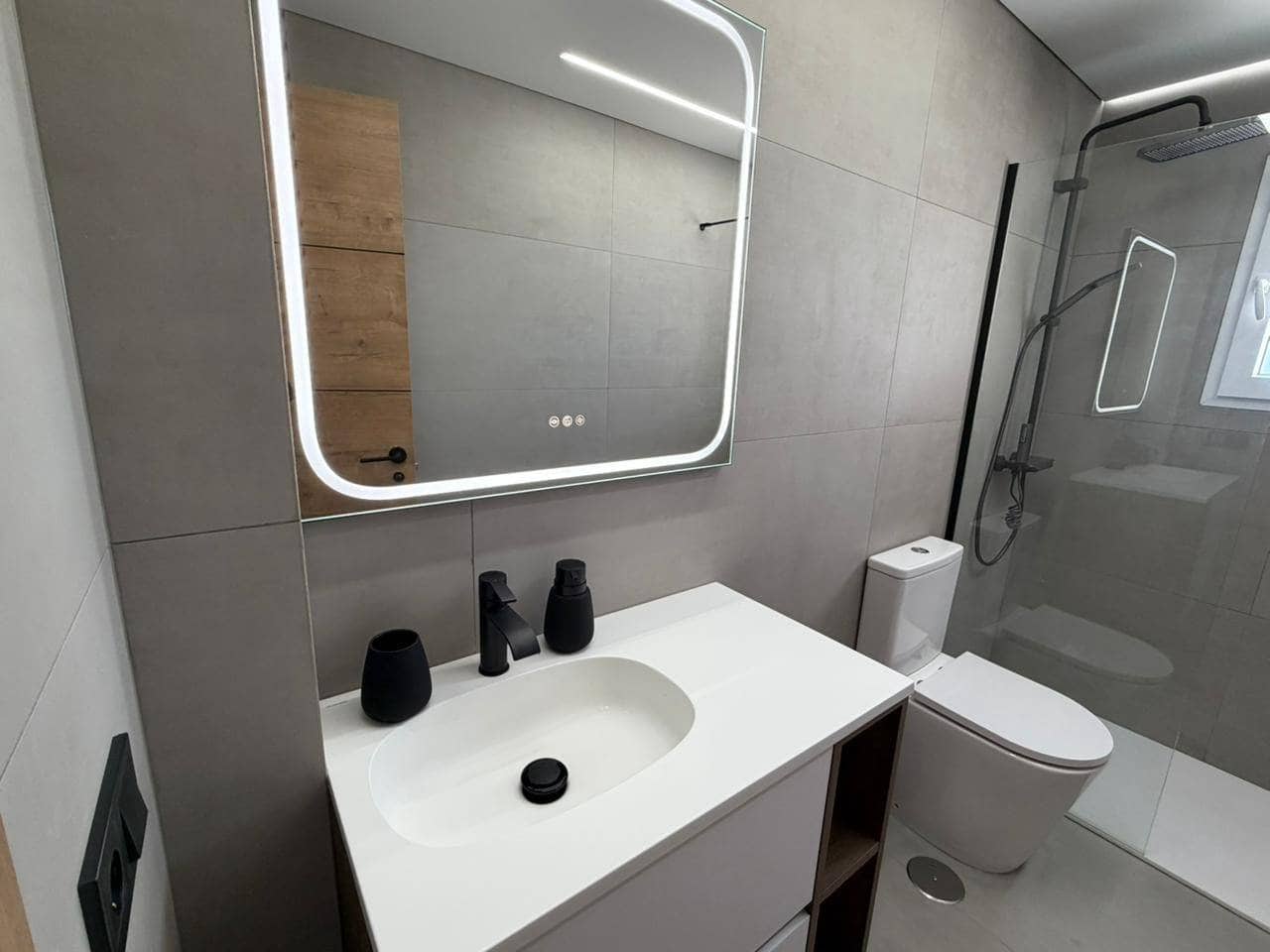 2 Zimmer Reihenhaus zu verkaufen in Torrevieja mit Pool - 219.900 € (Ref: 9831853)