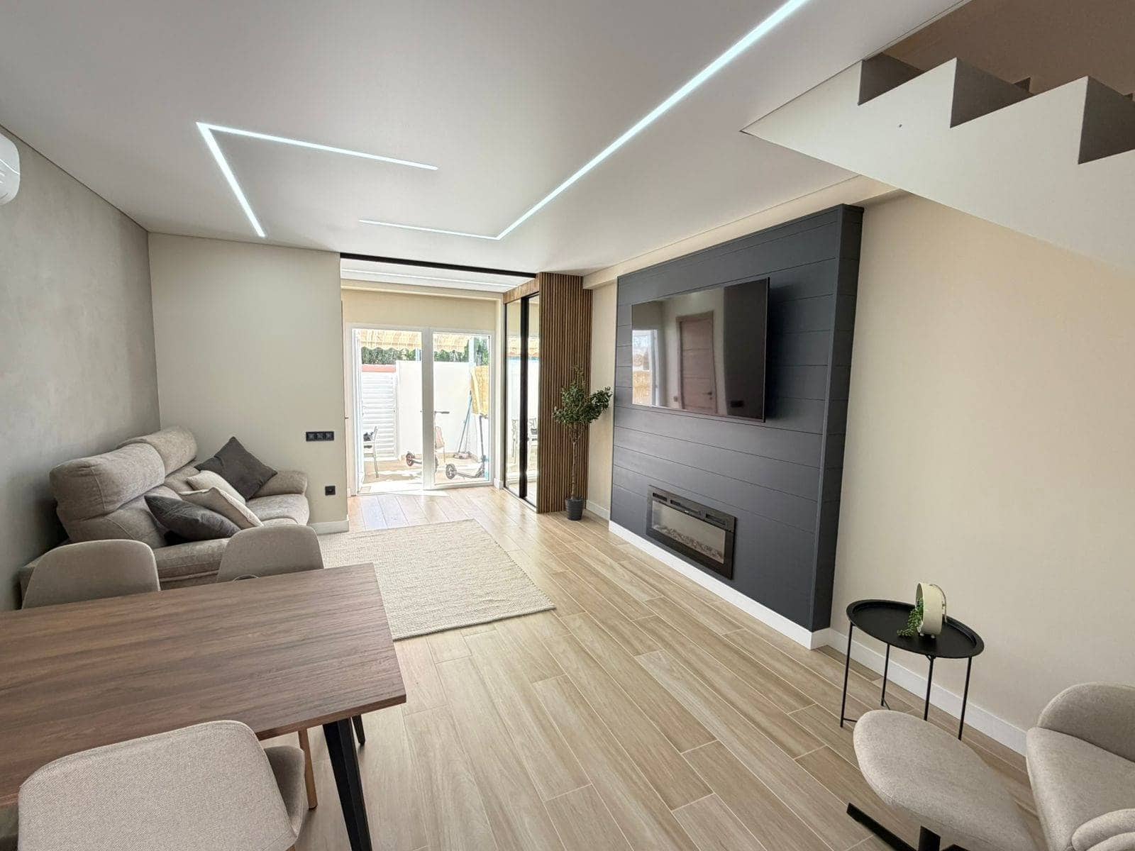 2 Zimmer Reihenhaus zu verkaufen in Torrevieja mit Pool - 219.900 € (Ref: 9831853)