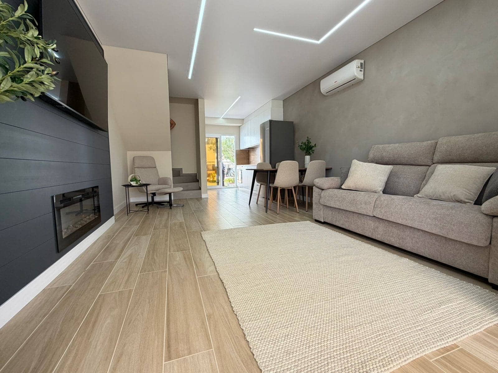 2 Zimmer Reihenhaus zu verkaufen in Torrevieja mit Pool - 219.900 € (Ref: 9831853)