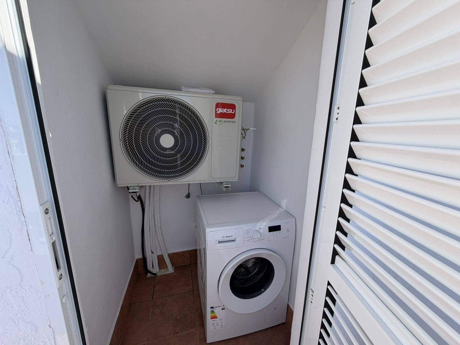 2 Zimmer Reihenhaus zu verkaufen in Torrevieja mit Pool - 219.900 € (Ref: 9831853)