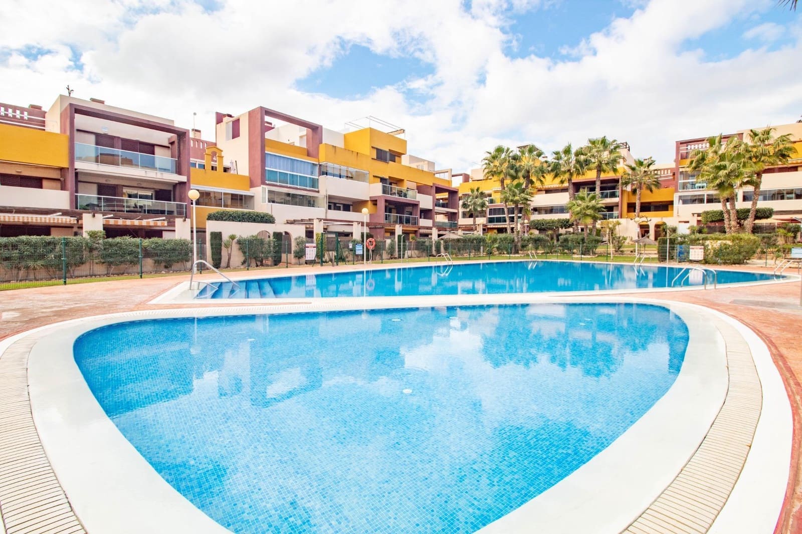 2 soverom Leilighet til salgs i Orihuela Costa med svømmebasseng - € 239 000 (Ref: 9831858)