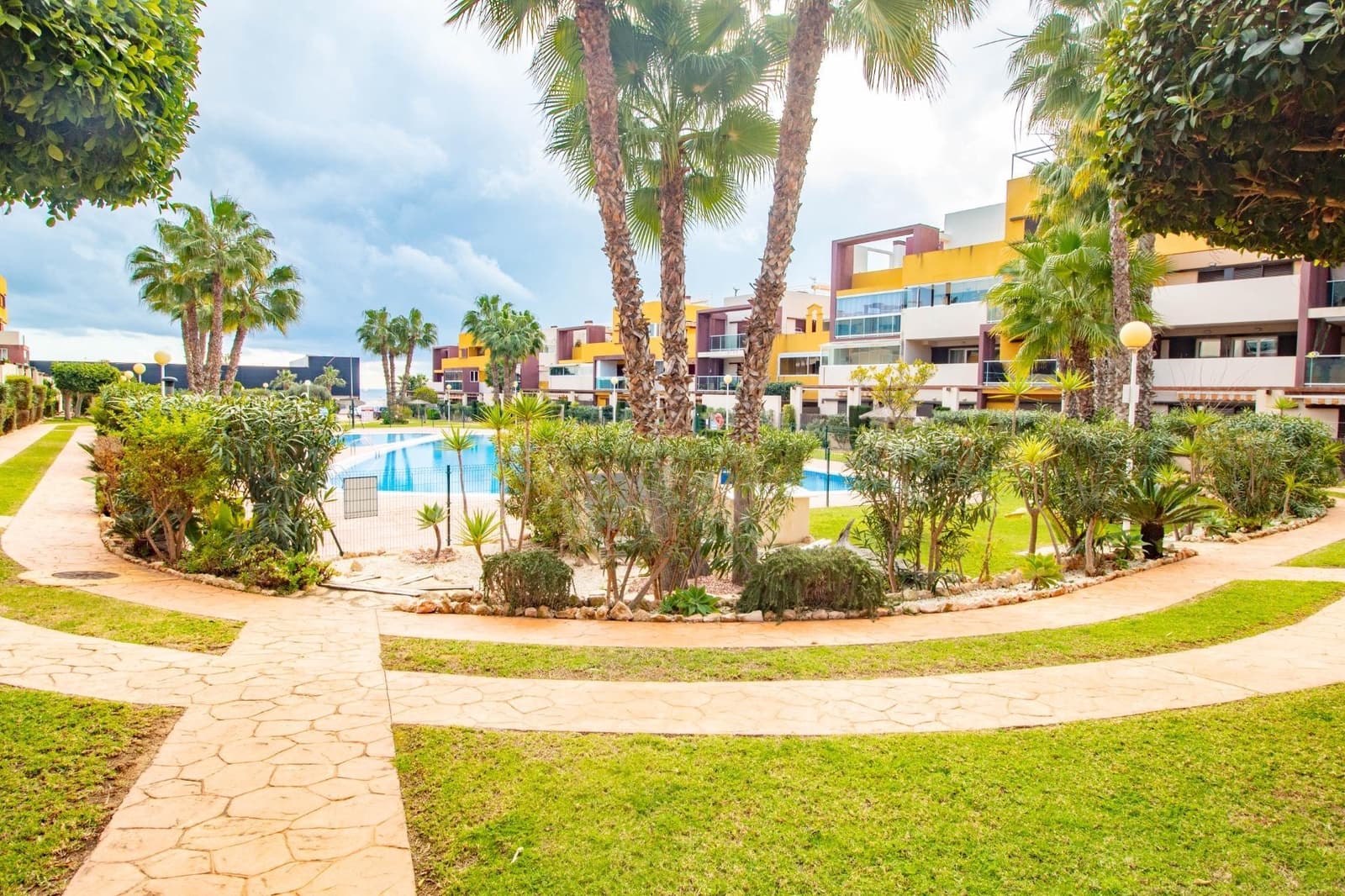2 soverom Leilighet til salgs i Orihuela Costa med svømmebasseng - € 239 000 (Ref: 9831858)