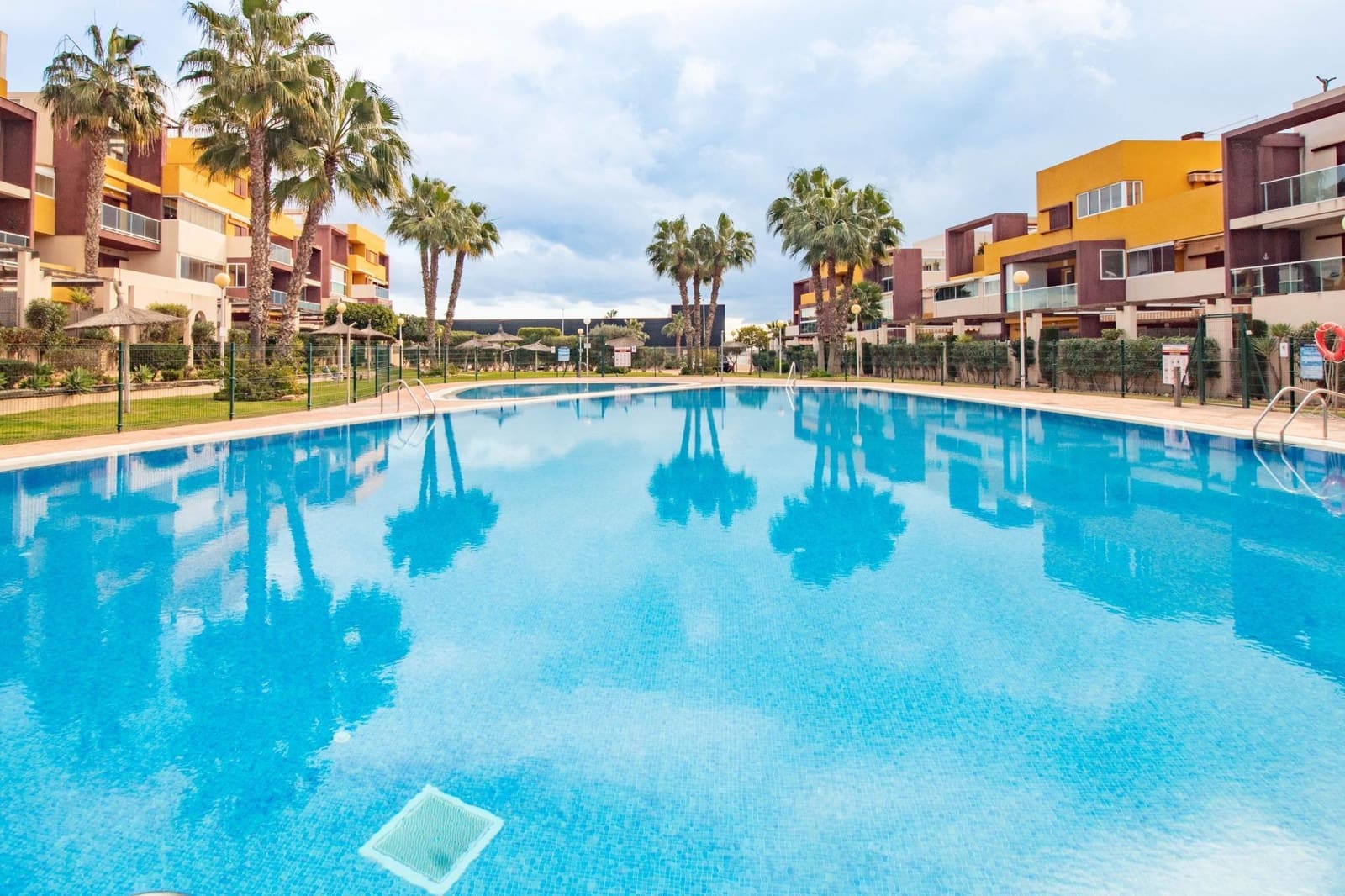 2 soverom Leilighet til salgs i Orihuela Costa med svømmebasseng - € 239 000 (Ref: 9831858)