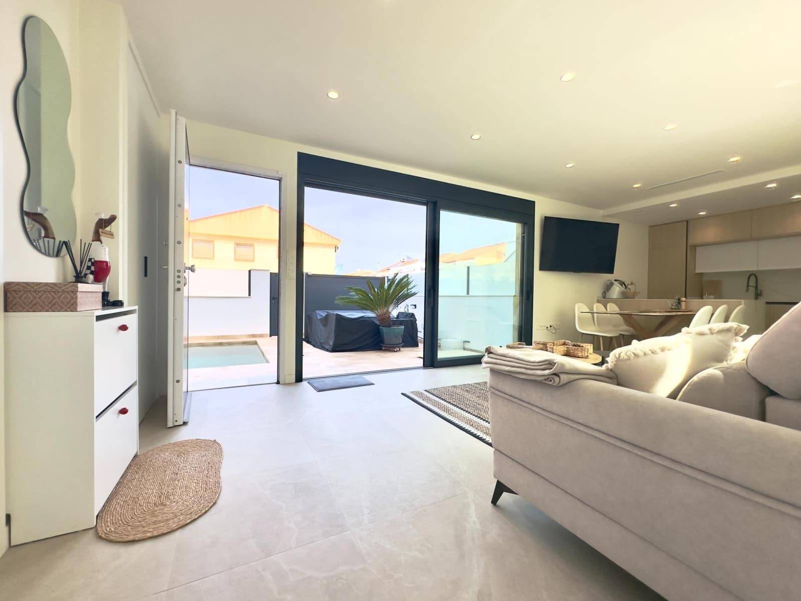 2 bedroom Bungalow for sale in San Pedro del Pinatar with pool - € 279,900 (Ref: 9831867)