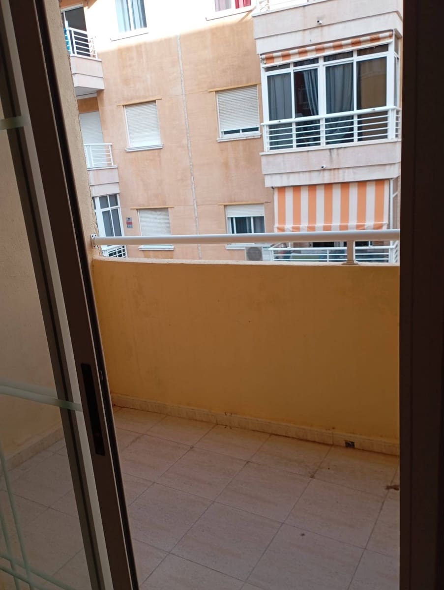 2 quarto Apartamento para venda em Torrevieja - 136 000 € (Ref: 9831880)