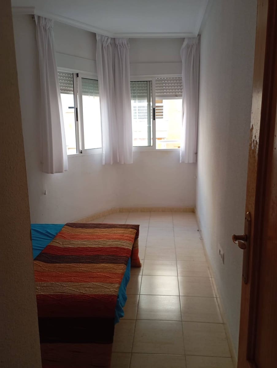 2 quarto Apartamento para venda em Torrevieja - 136 000 € (Ref: 9831880)