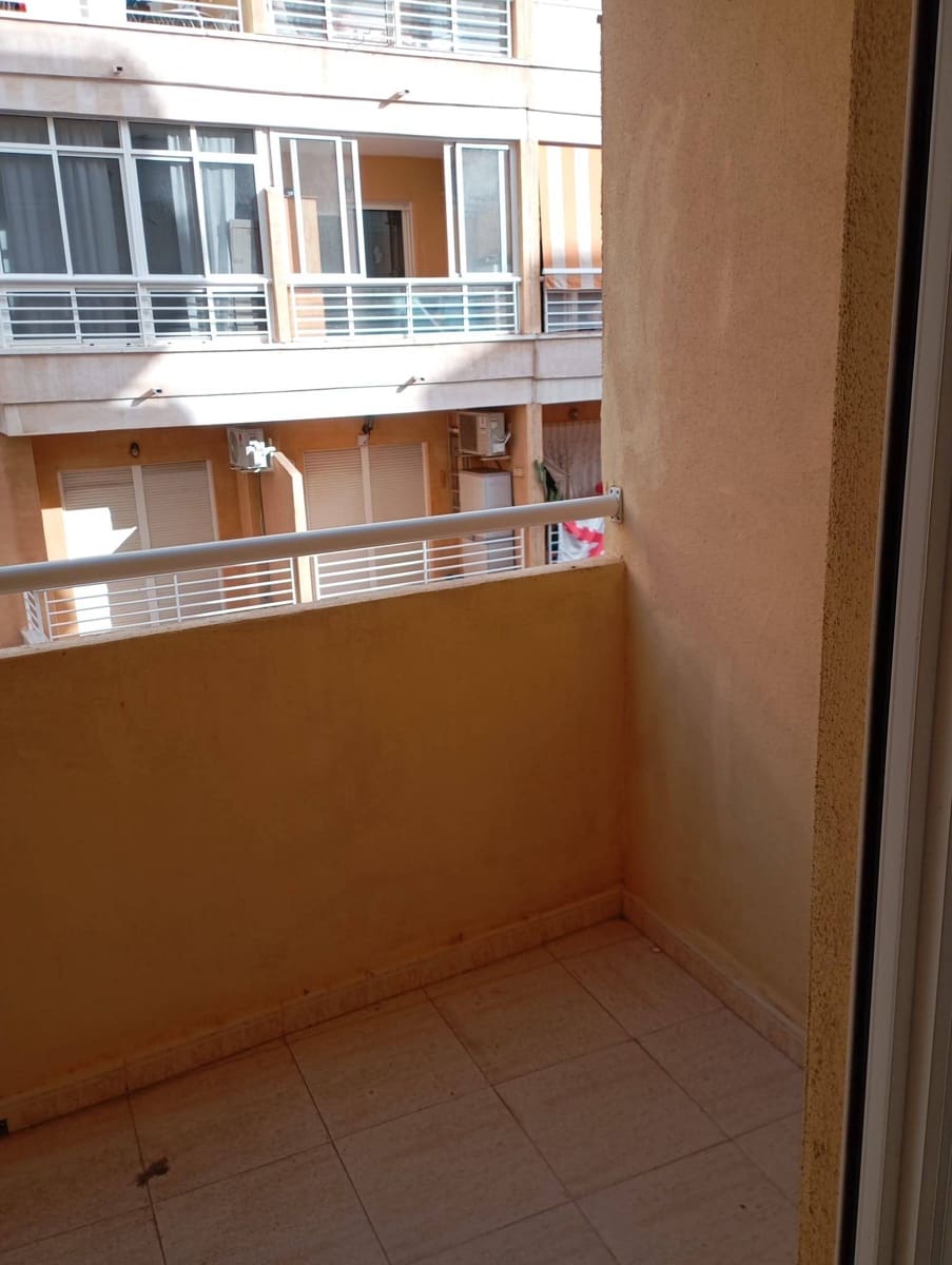 2 quarto Apartamento para venda em Torrevieja - 136 000 € (Ref: 9831880)