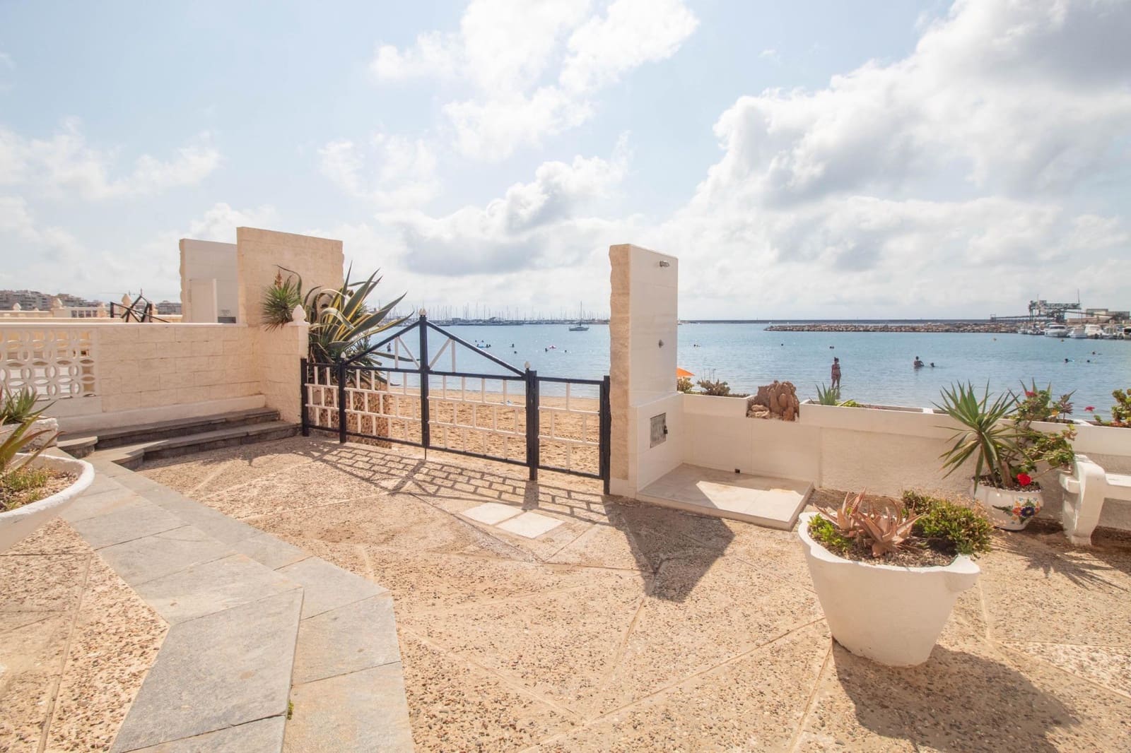 3 Zimmer Apartment zu verkaufen in Torrevieja - 390.000 € (Ref: 9831888)