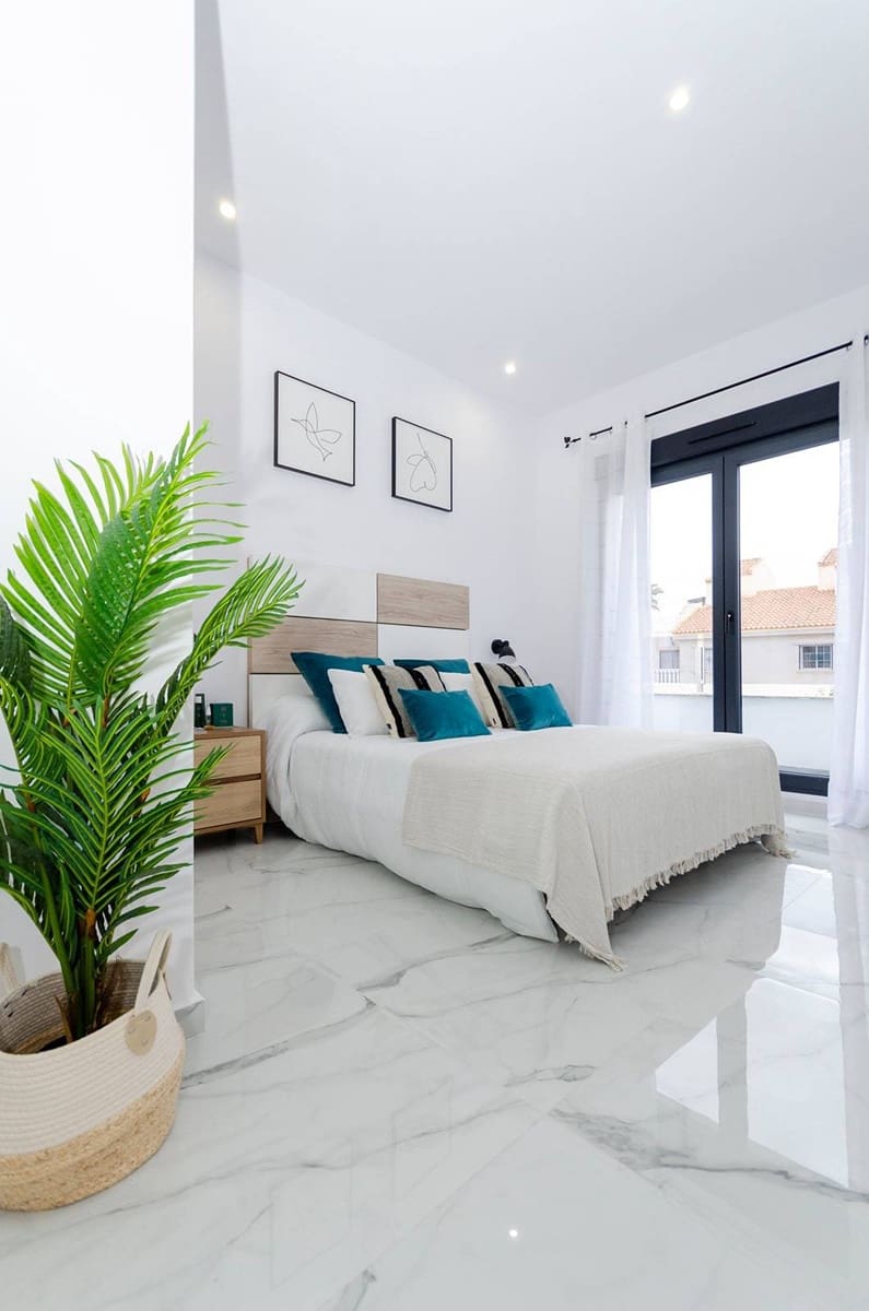 3 chambre Villa/Maison à vendre à Torrevieja avec piscine - 385 000 € (Ref: 9831890)