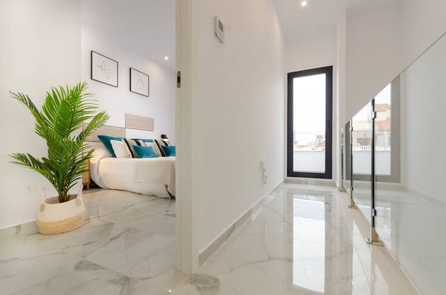 3 chambre Villa/Maison à vendre à El Chaparral - La Siesta - La Torreta, Torrevieja avec piscine - 385 000 € (Ref: 9831890)