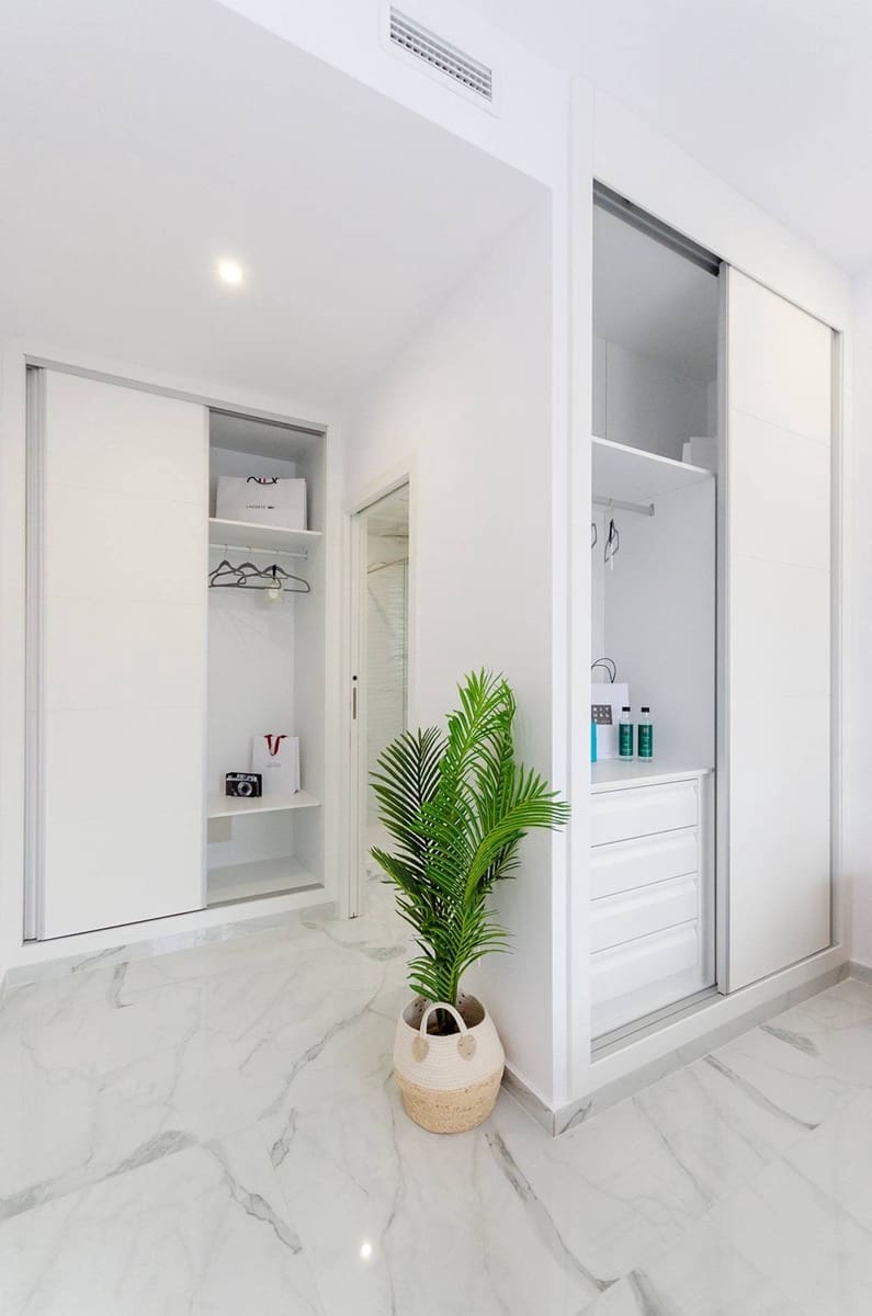 3 chambre Villa/Maison à vendre à Torrevieja avec piscine - 385 000 € (Ref: 9831890)