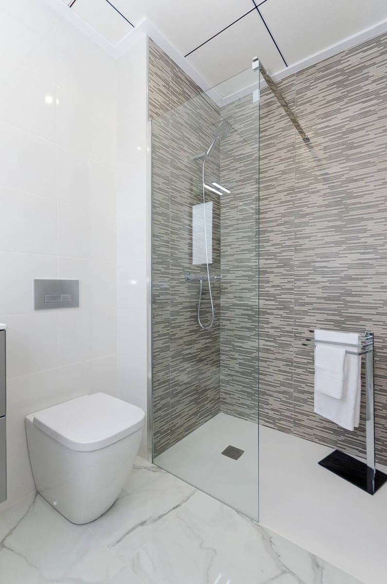 3 chambre Villa/Maison à vendre à Torrevieja avec piscine - 385 000 € (Ref: 9831890)